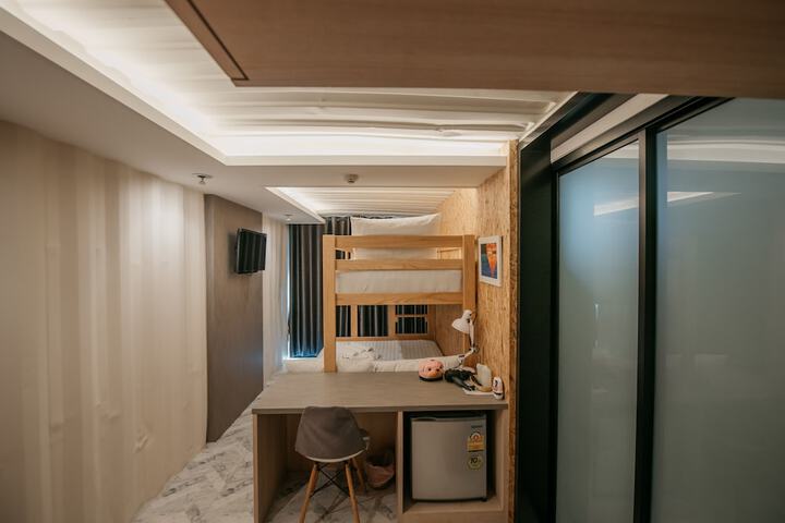 Room 9 of 20