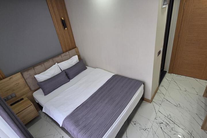 Room 43 of 113