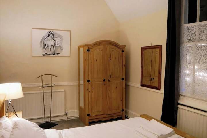 Room 4 of 22