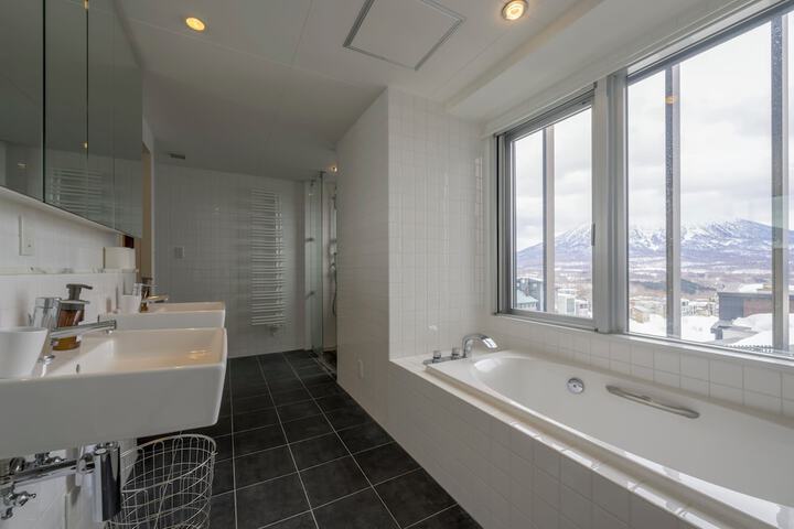 Room 205 of 237