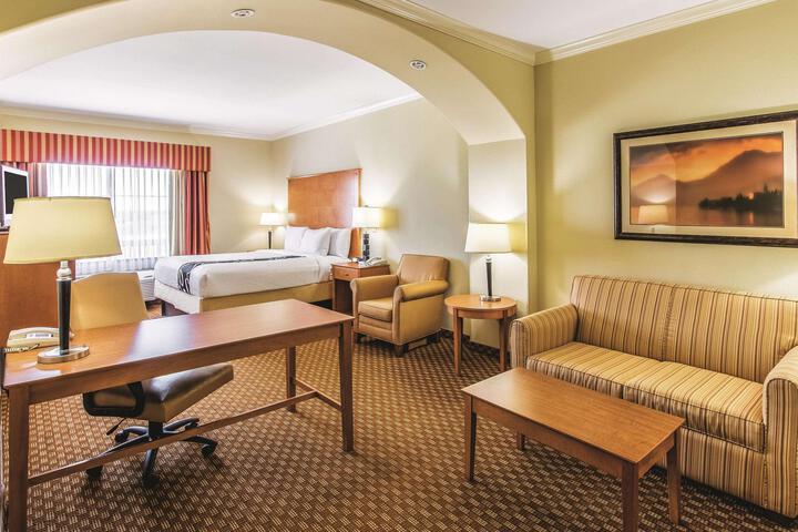 1 King Bed Accessible (5 of 16)