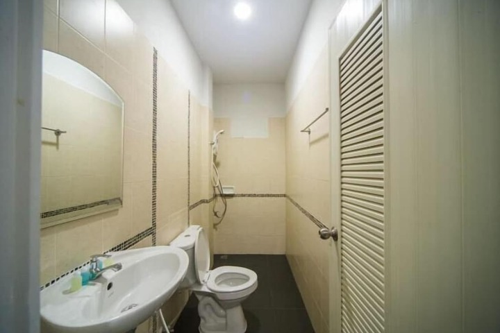 Room 15 of 34