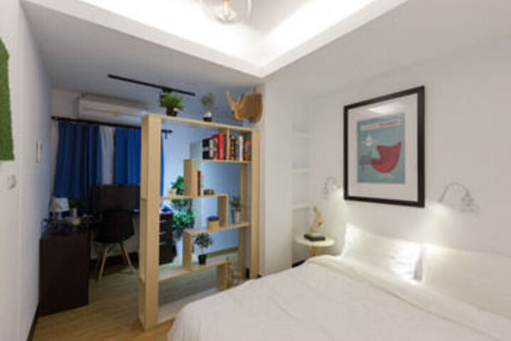 Room 6 of 30