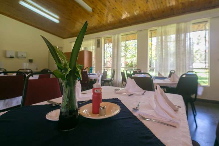 Dining 40 of 58