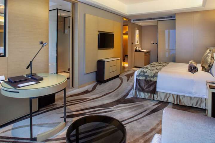 Room 11 of 64