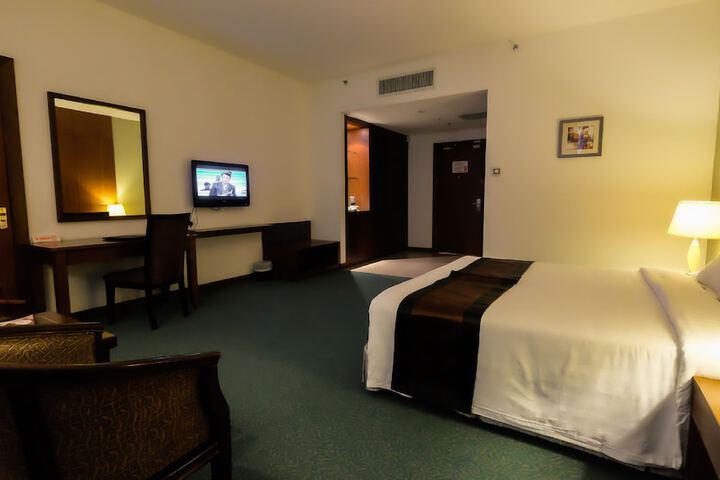 Room 9 of 67