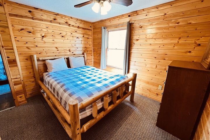 Room 12 of 202