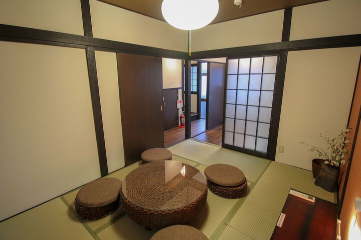 Room 7 of 17