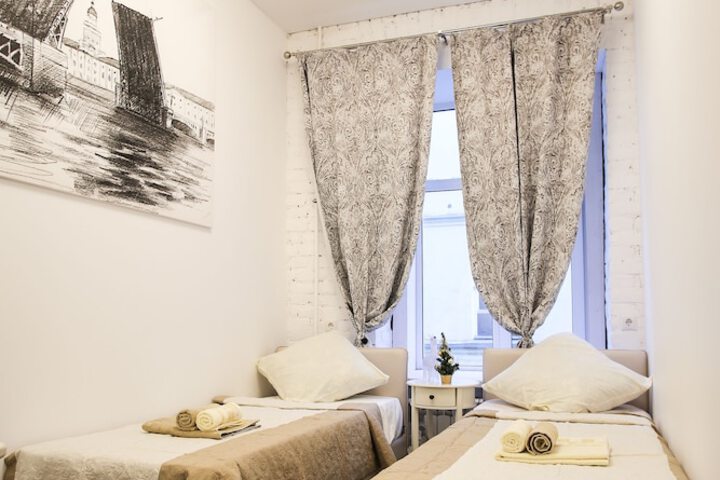 Room 5 of 13