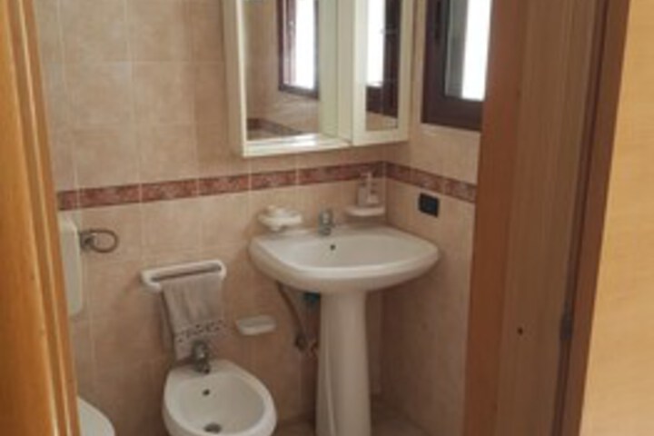 Room 4 of 52