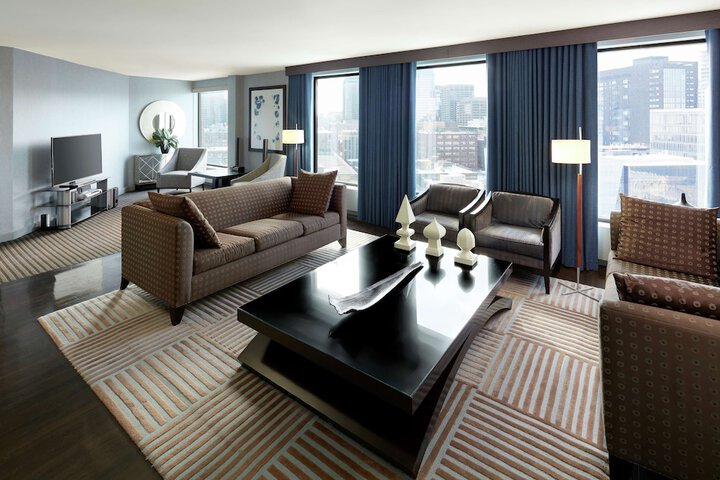 1 King Bed Suite (1 of 17)