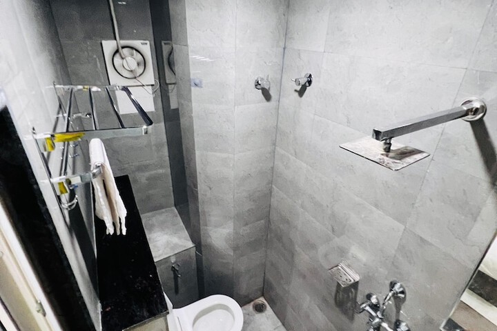 Room 20 of 28