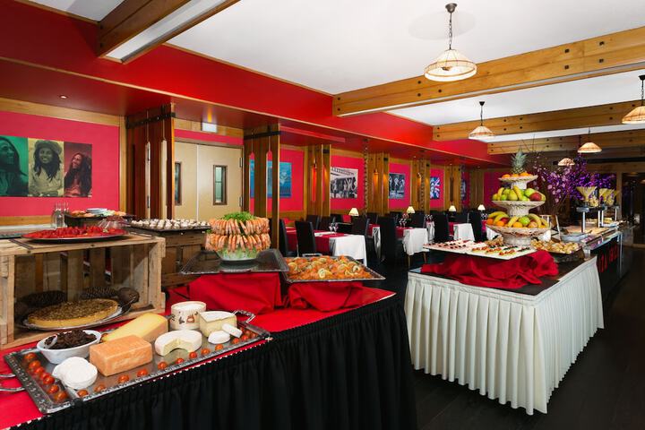 Dining 65 of 75