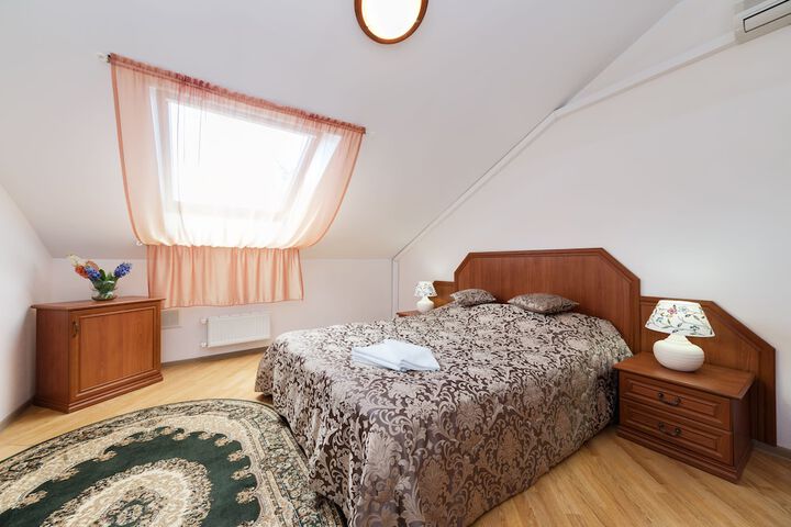 Room 18 of 46