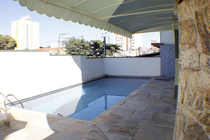 Pools & Facilities