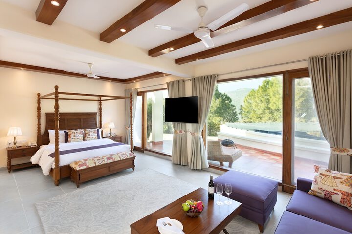 Room 5 of 65