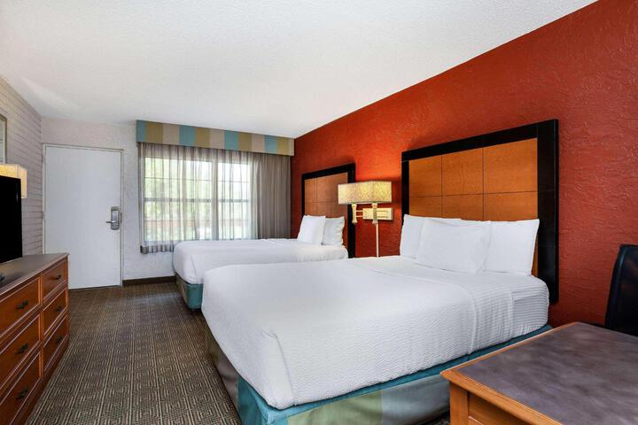 2 Double Beds Deluxe Room (8 of 15)