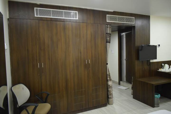 Room 7 of 31