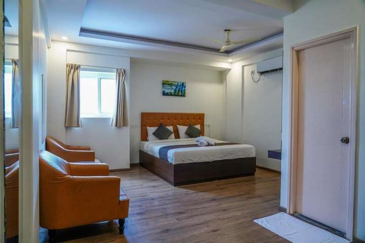 Room 11 of 25