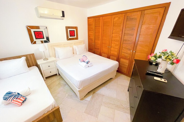 Room 3 of 267