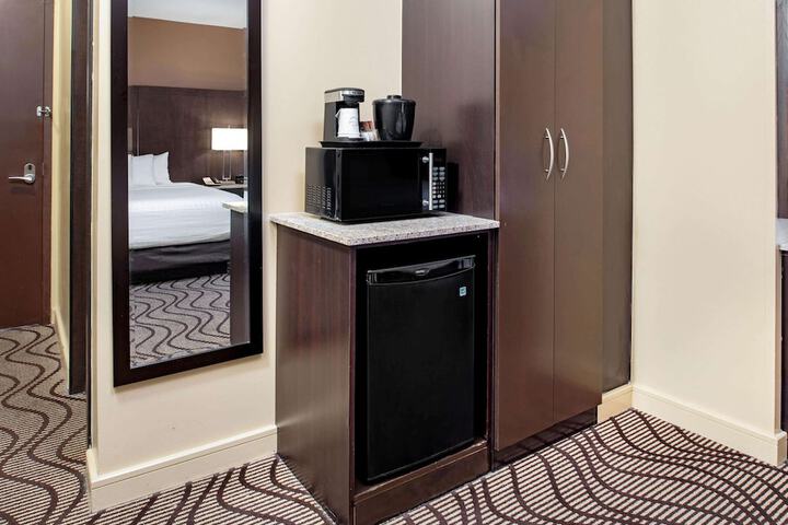 Room 6 of 31