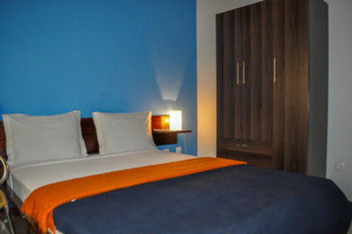Room 12 of 24