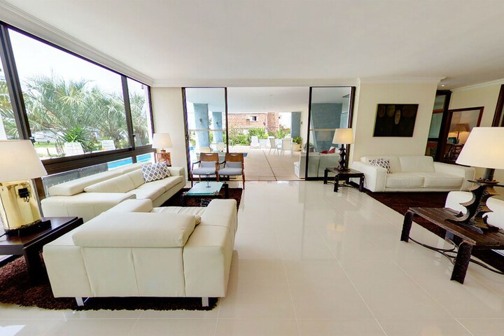 Guest Lobby