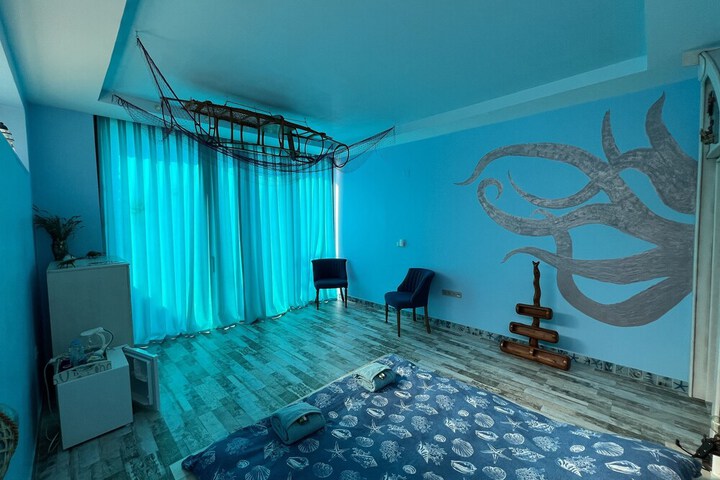 Room 32 of 97