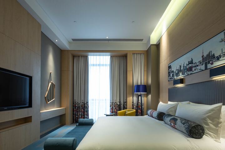 Room 6 of 38