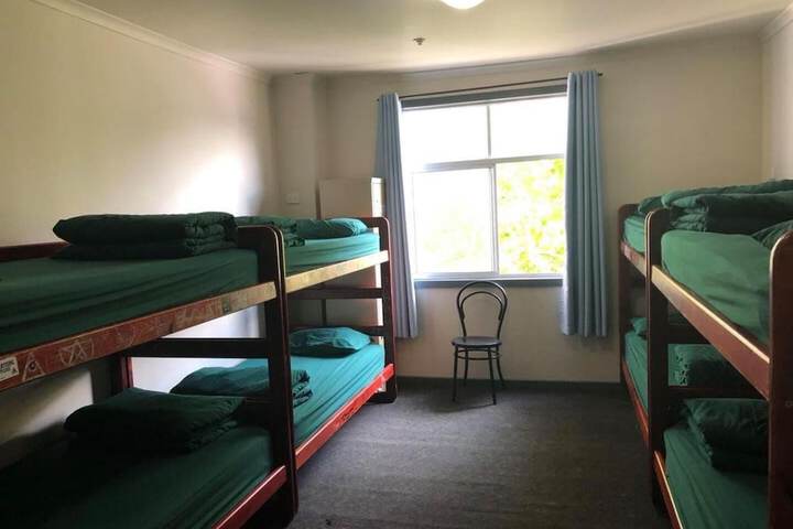 Room 25 of 61