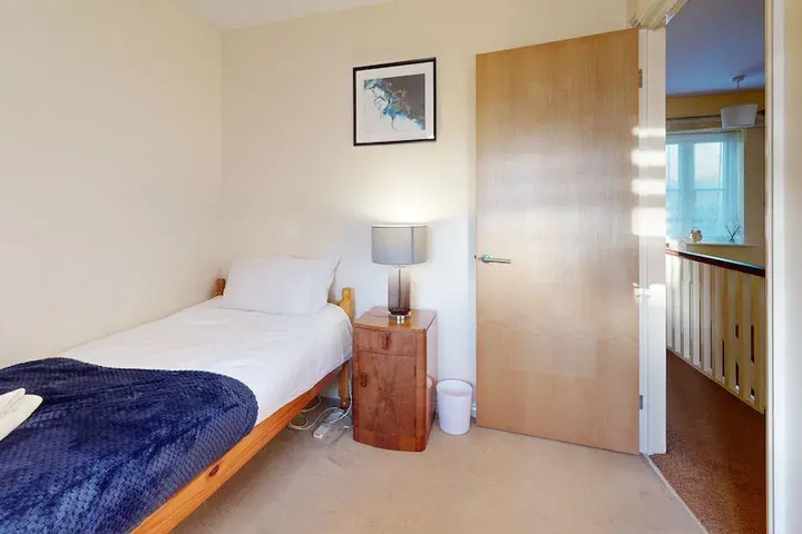 Room 5 of 17
