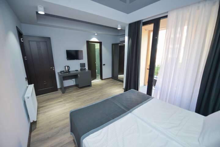 Room 9 of 67