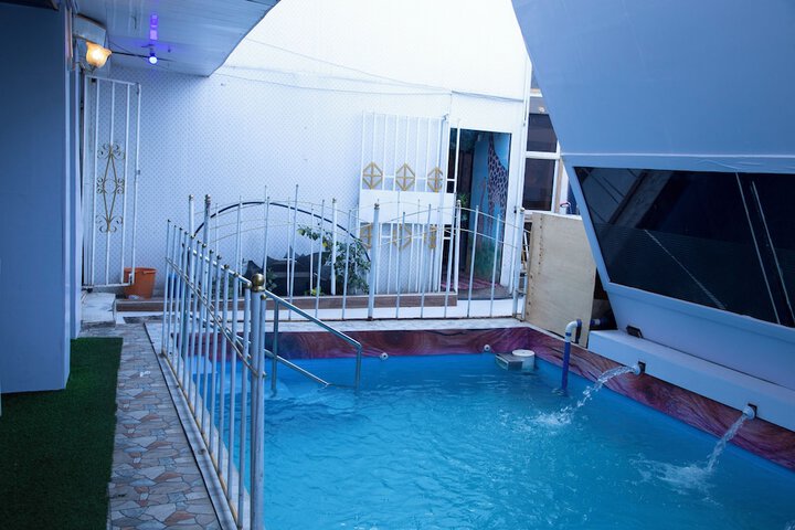 Pool 9 of 13