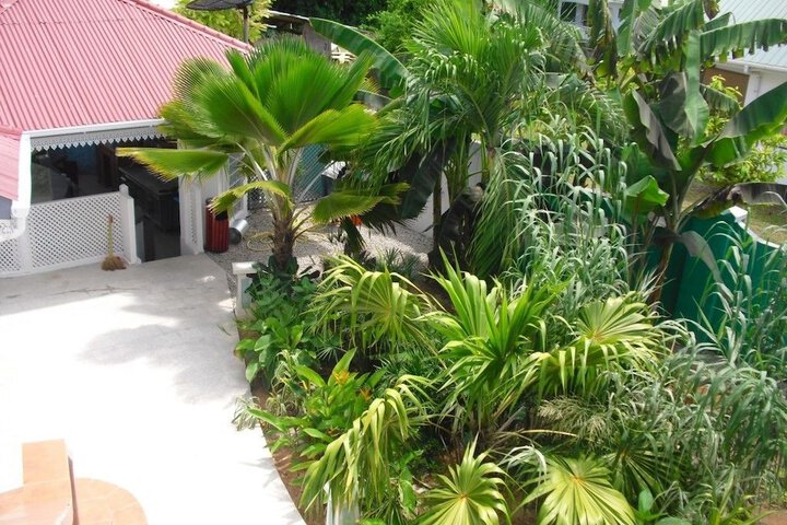 Hotel Exterior 83 of 98