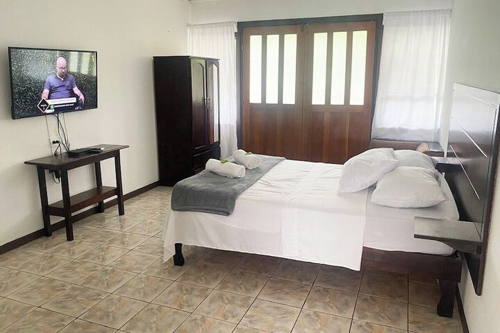 Room 2 of 17