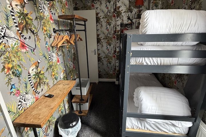 Room 51 of 114