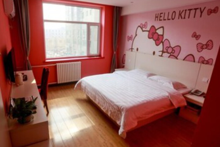 Room 6 of 19