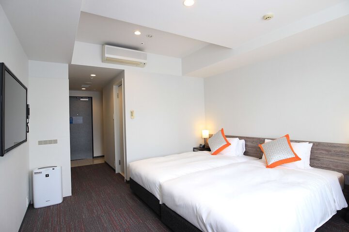Room 6 of 38