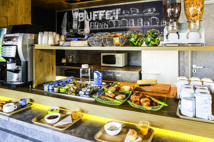 Breakfast/Coffee Service 48 of 70