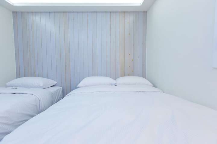 Room 2 of 41