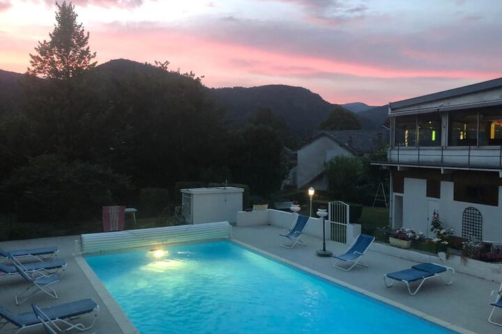 Pool 28 of 63