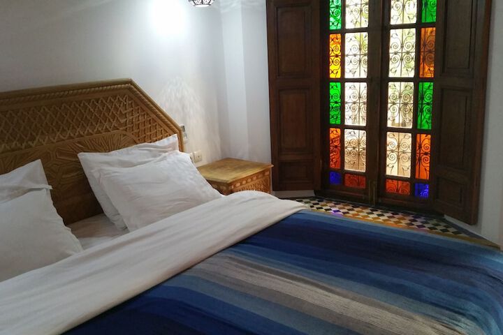 Room 16 of 98