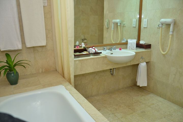 Room 21 of 32