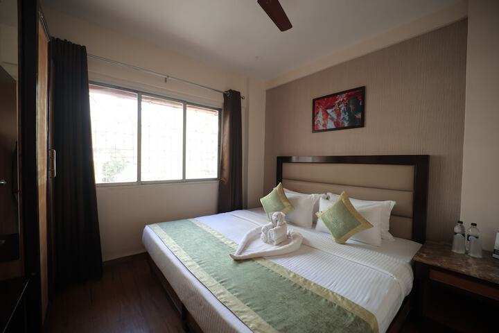 Room 8 of 34