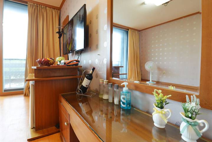Room 35 of 64