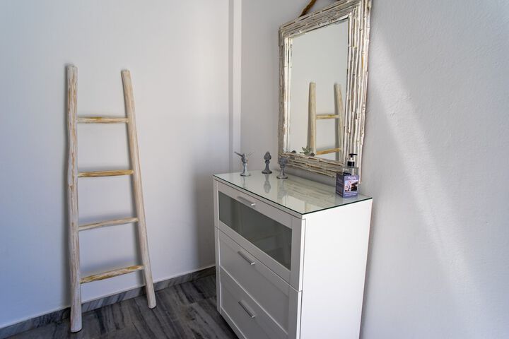 Room 17 of 165