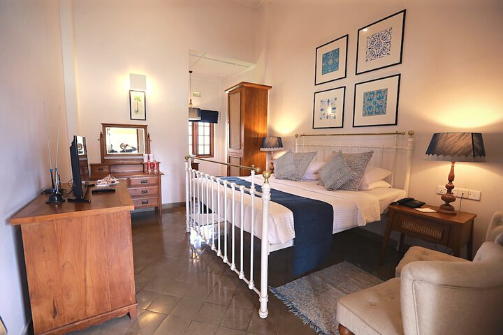 Room 15 of 36