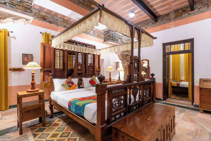 Room 4 of 37
