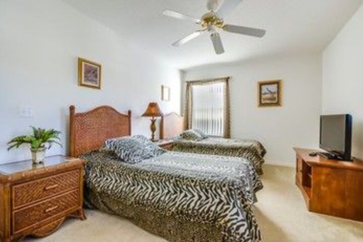Room 8 of 27