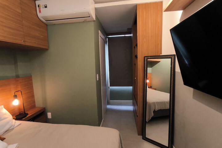 Room 6 of 17